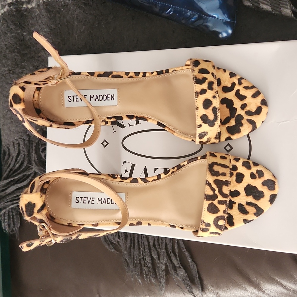 Brand new never worn Steve Madden Carsson Leopard Block Heels
